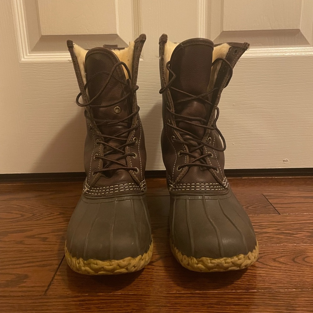 Women’s Size 9.5 L.L. Bean Winter Boots with Fur Inside